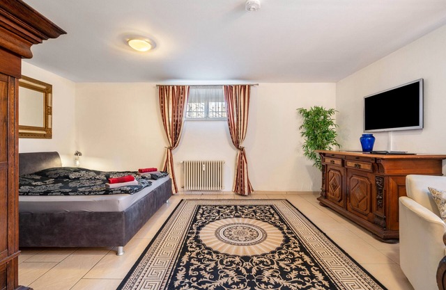 Apartment '2 Souterrain' with Private Garden and Wi-Fi