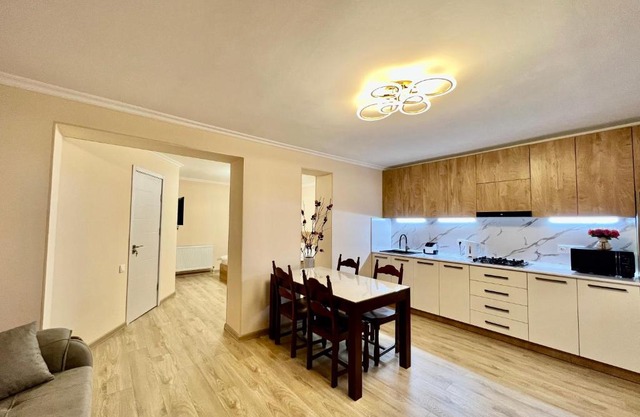 APARTMENT #27