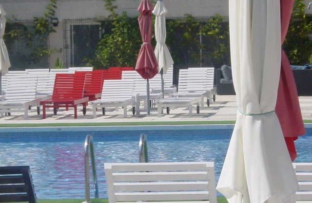 APARTMENT (3 ADULTS + 2 CHILDREN) POOL VIEW