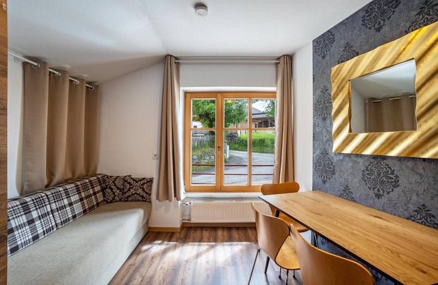 Apartment '7' with Mountain View, Shared Pool and Wi-Fi