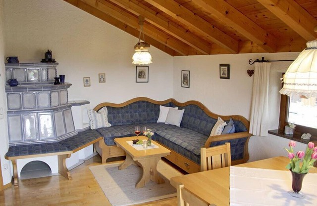 Apartment 75 sqm, for 4 persons with tiled stove and balcony