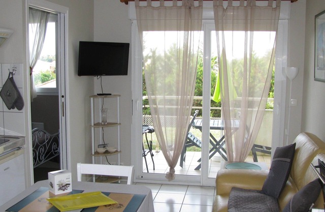 Apartment 800 m from the thermal baths 80 m Antilles JONZAC