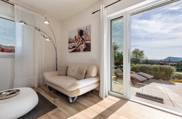 Apartment 'Ai Colli country view apartment ' with Private Terrace and Wi-Fi