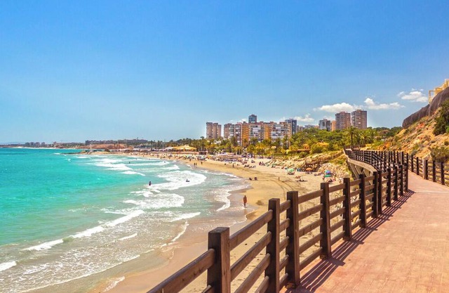 Apartment 'Alegría' with Shared Pool, Wi-Fi and Air Conditioning