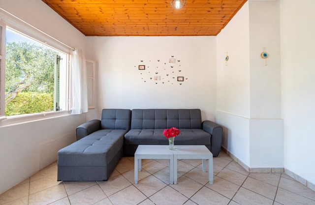 Apartment 'Alexandros Two Bedroom 3' with Shared Pool, Wi-Fi and Air Conditioning