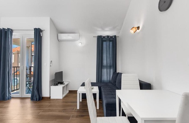Apartment Anja with Balcony