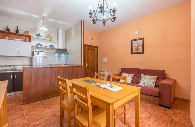 Apartment 'Apartamento De 2 A 4 Personas' with Balcony and Wi-Fi