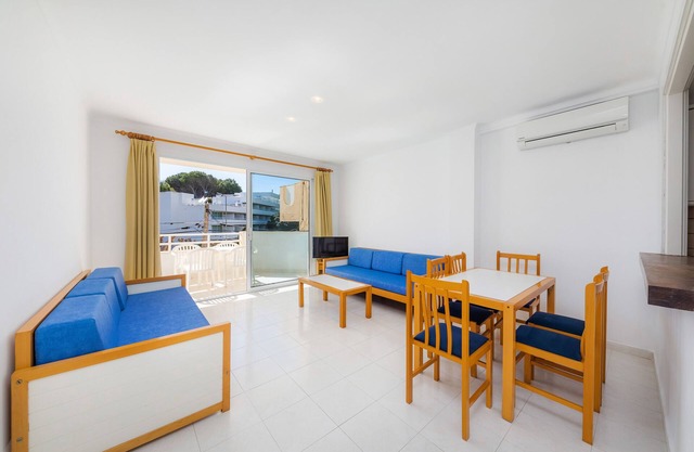 Apartment 'Apartament Massanet Ba' with Balcony, Wi-Fi and Air Conditioning