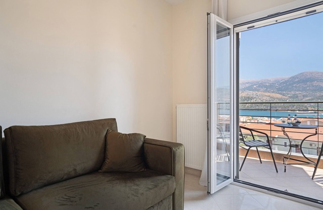 Apartment 'Ardavani City 12' with Shared Terrace, Shared Garden and Air Conditioning