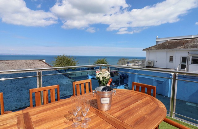 APARTMENT AT MORNINGSIDE HOTEL, family friendly in Torquay