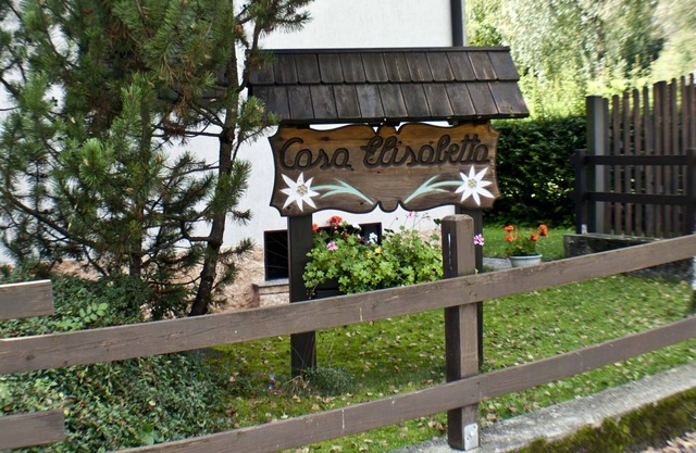 APARTMENT AVAILABLE few minutes walking from the beach