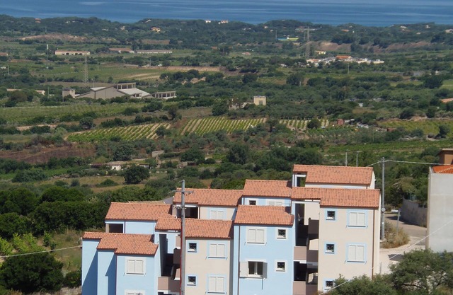 Apartment between sky and sea