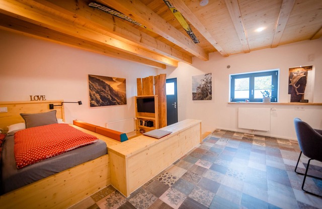 Apartment 'Biwak' with Private Terrace, Shared Garden and Wi-Fi