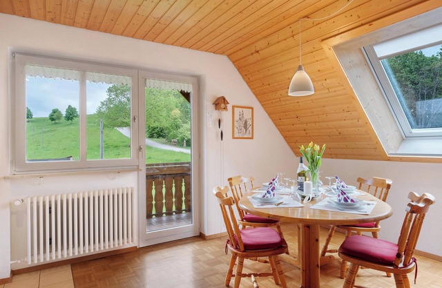 Apartment 'Blumenwiese, 80qm' with Mountain View, Shared Terrace and Wi-Fi