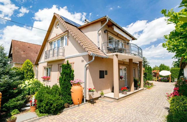 Apartment Bocskai by Interhome