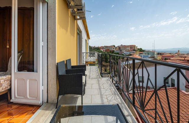 Apartment "Carloforte Casa con Vista" with Sea View, Balcony & Wi-Fi