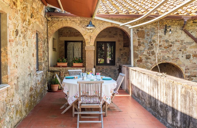 Apartment 'Casa In Antico Casolare' with Mountain View, Shared Pool and Wi-Fi