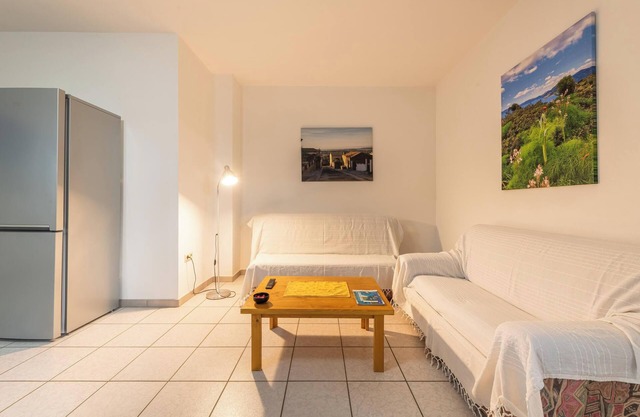 Apartment Casa Colonia 2 with Sea View, Terrace & Wi-Fi