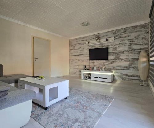 Apartment Center 23