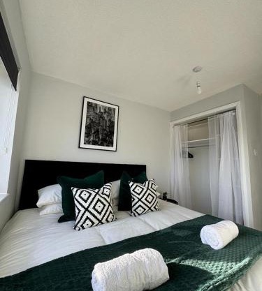Apartment Close to the Studios
