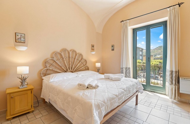 Apartment 'Color Sabbia' with Balcony, Wi-Fi and Air Conditioning