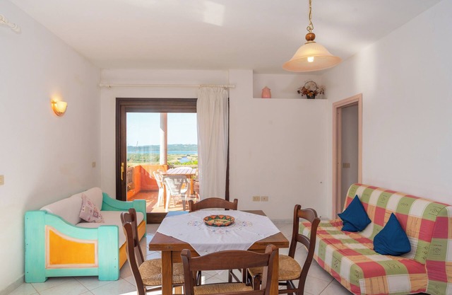Apartment "Conchiglia Rosa" with Shared Garden, Sea View & Wi-Fi
