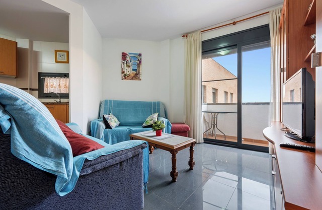 Apartment "Deltebre Riu" with Shared Pool & Wi-Fi