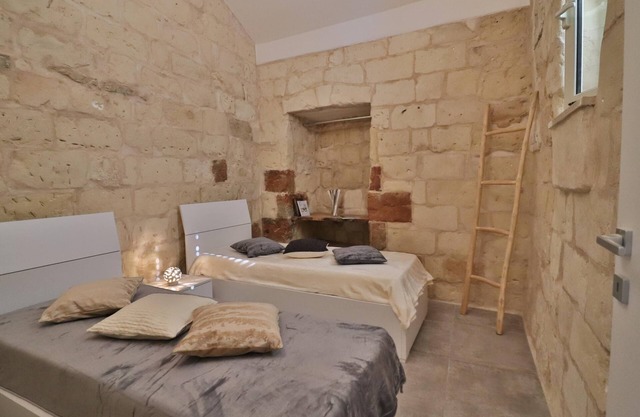 Apartment "Dimora Storica Rebecca" Close to the Beach with Air Conditioning & Terrace