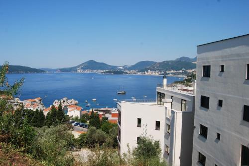 Apartment Divina