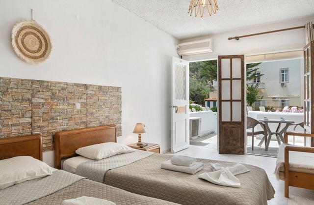 Apartment 'Double Room No 5' with Mountain View, Wi-Fi and Air Conditioning