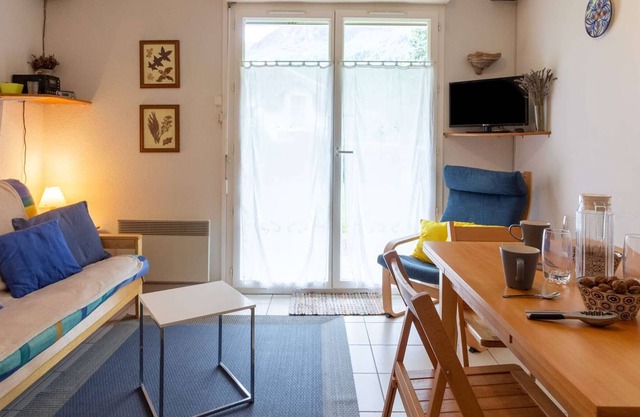 Apartment Esquieze-Sere, 2 bedrooms, 6 people