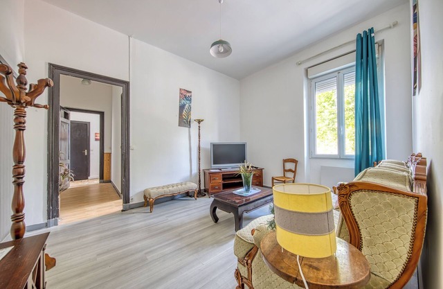 Apartment 'Estuary ' with Terrace & Wi-Fi