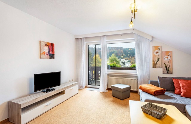 Apartment 'Ferienwohnung 4' with Shared Garden, Balcony and Wi-Fi