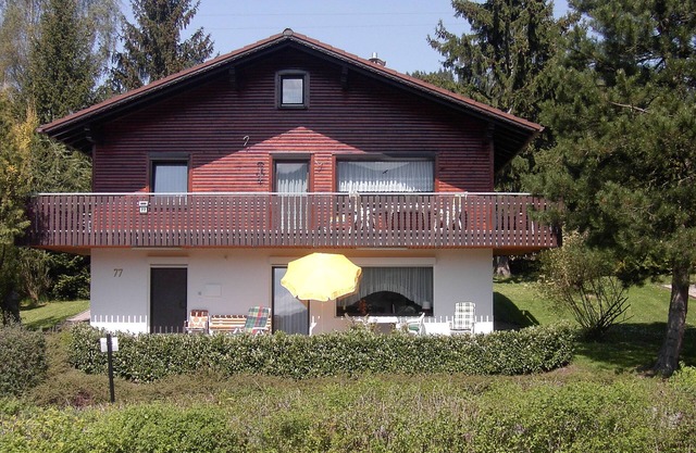 Apartment 'Ferienwohnung Im Lamer Winkel' with Mountain View, Private Terrace and Wi-Fi