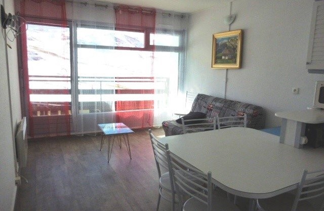 Apartment for 6 with direct access to slopes and free parking at La Pierre St Martin