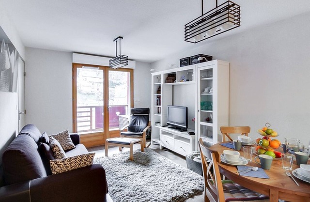 Apartment for 6 with parking and WiFi in Barèges