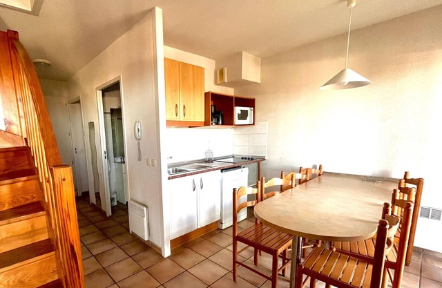 Apartment for 6 with Socoa view and terrace