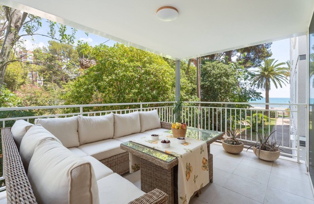 Apartment 'Frente Al Mar' with Sea View, Private Terrace and Wi-Fi