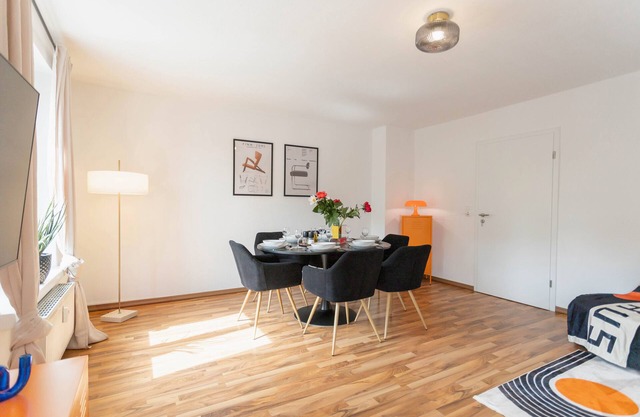 Apartment 'Fritz Am Bauhausmuseum' with Balcony and Wi-Fi