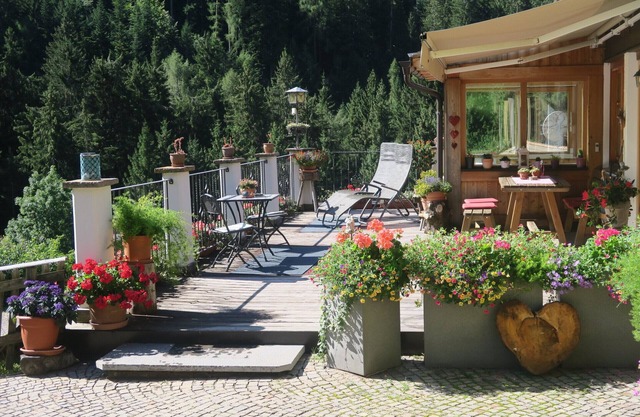 Apartment "Gabrielli Annamarie" with Mountain View, Wi-Fi, Terrace & Garden