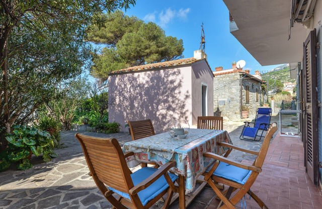 Apartment 'Gaia Direttamente Sul Mare' with Sea View, Wi-Fi and Air Conditioning