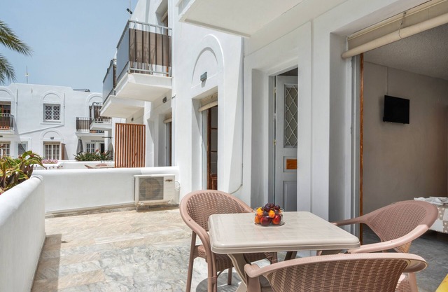 Apartment 'Garden View No 1' with Mountain View, Wi-Fi and Air Conditioning
