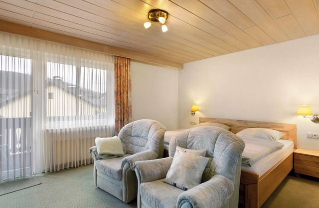 Apartment 'Haus Erika - Ferienwohnung 2' with Shared Garden, Balcony and Wi-Fi