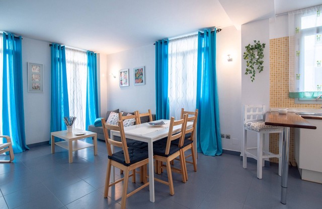 Apartment 'Hogar Vera Turquesa' with Wi-Fi and Air Conditioning