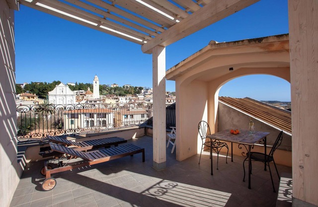 Apartment "Hora Est" with Sea View, Terrace & Wi-Fi