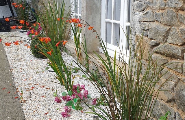 Apartment House with Spa 6 persons near the sea