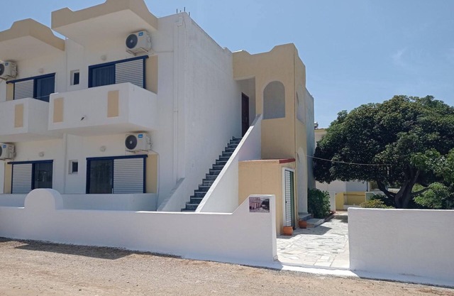 Apartment 'Iasonas 2' with Sea View, Wi-Fi and Air Conditioning