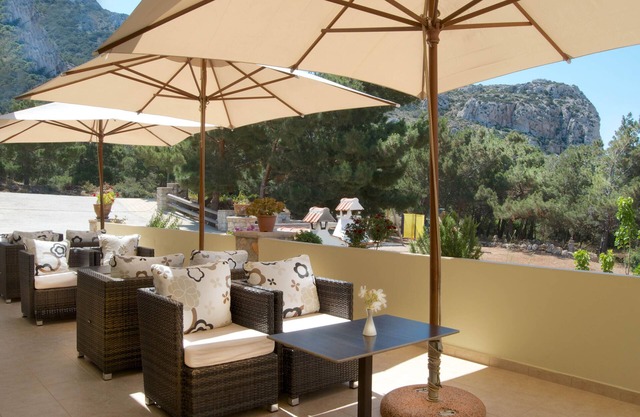 Apartment In A Hotel 'Miraluna Two Room 2' with Private Terrace, Wi-Fi and Air Conditioning
