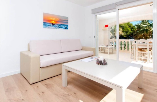Apartment in Alcudia near Stunning Beach