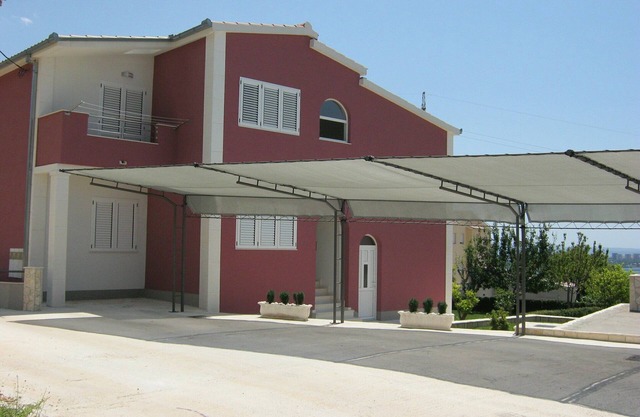 Apartment in Kaštel Sucurac with Sea View